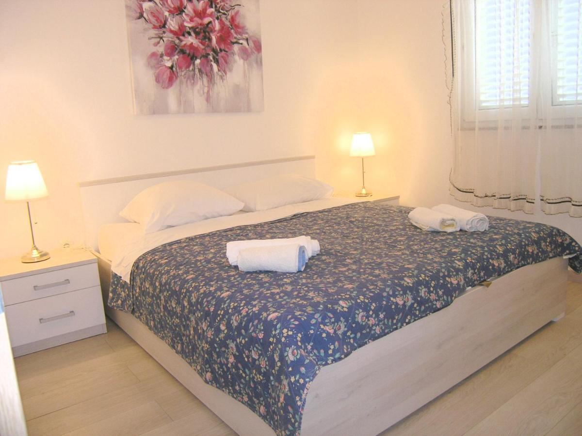 Apartments Sokolovic Krk Town Luaran gambar
