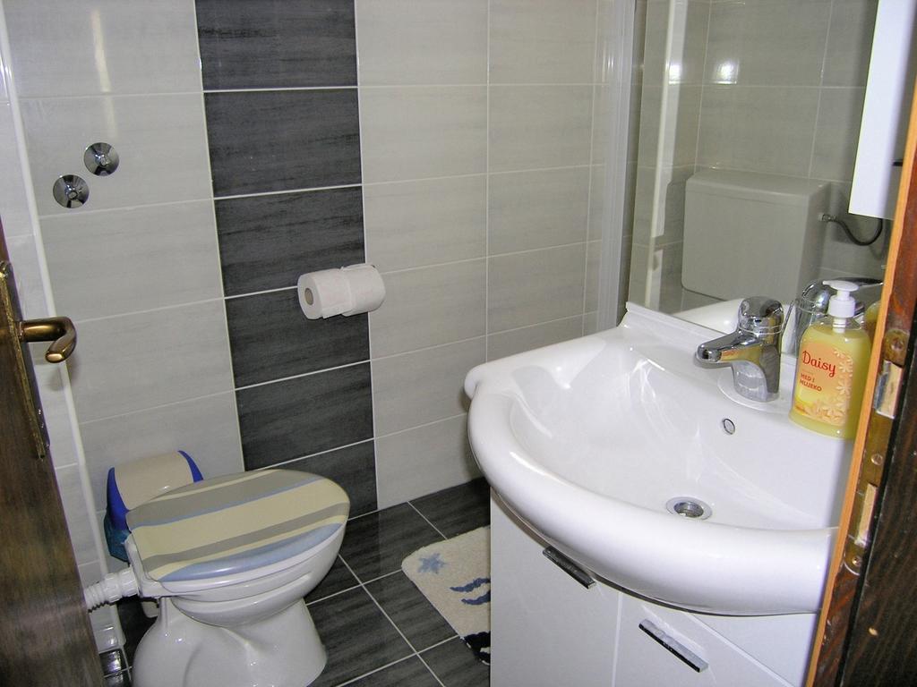 Apartments Sokolovic Krk Town Luaran gambar